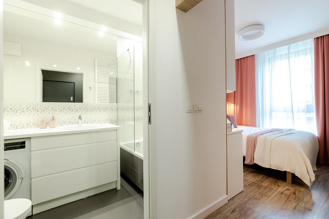 Studio Wola Apartament Kasprzaka - Wifi + Smart Tv Warsaw Exterior photo